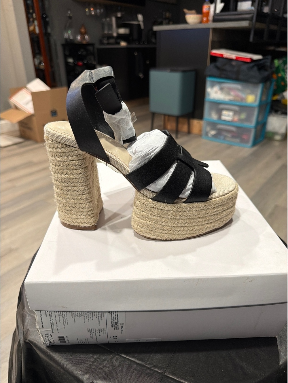 Womenโs Black Espadrille Platform Heels โ Size 8